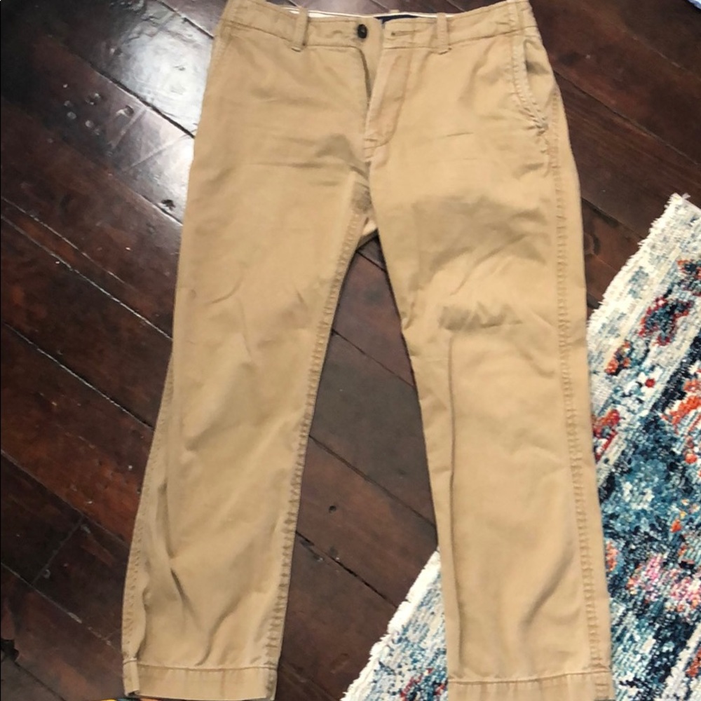 American Eagle khaki pants 33x32